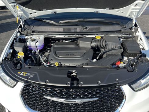 New 2026 Chrysler Pacifica Select image 54