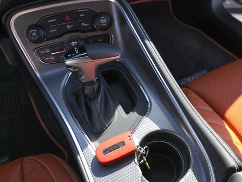 Used 2015 Dodge Challenger SRT Hellcat RWD image 81