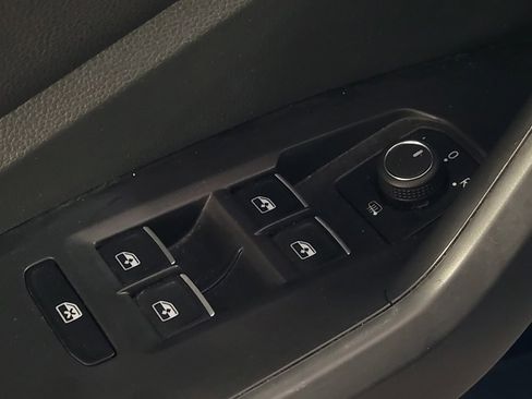 Used 2024 Volkswagen Jetta SE FWD image 27