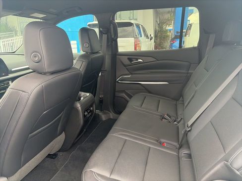 Used 2026 Chevrolet Traverse LT image 13