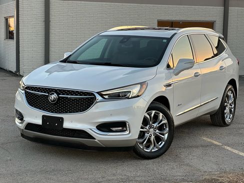 Used 2019 Buick Enclave Avenir w/ Avenir Technology Package image 2