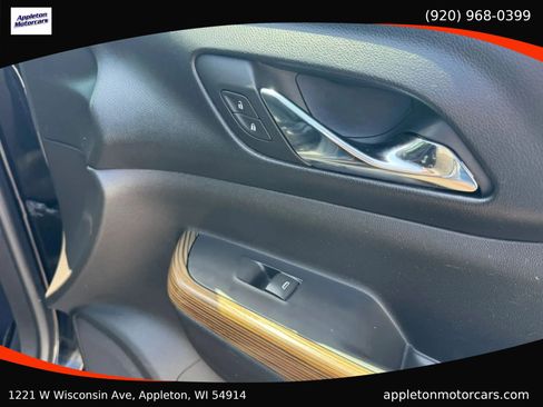 Used 2017 GMC Acadia SLE AWD/4WD image 39