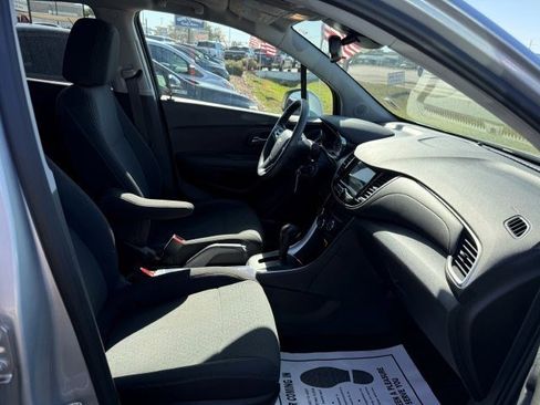 Used 2019 Chevrolet Trax LS w/ Tint and Cruise Package image 11