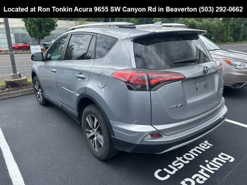 Used 2016 Toyota RAV4 XLE AWD/4WD image 5