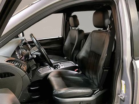 Used 2018 Dodge Grand Caravan SXT w/ Blacktop Package image 13