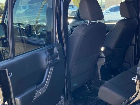 Used 2018 Jeep Wrangler Unlimited Sport S AWD/4WD image 16