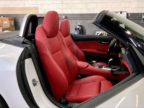 Used 2016 BMW Z4 sDrive35is image 10