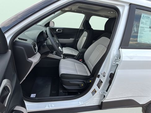 New 2026 Hyundai Venue SEL FWD image 18