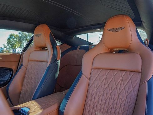 Used 2024 Aston Martin DB12 Coupe image 22