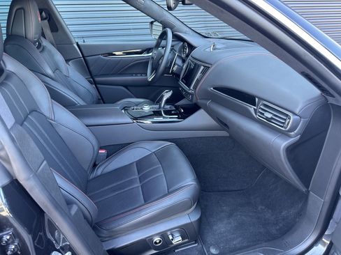 Used 2024 Maserati Levante GT Ultima image 13