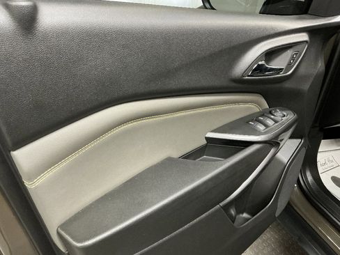 Used 2024 Chevrolet Trax ACTIV w/ Sunroof Package FWD image 22