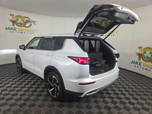 Used 2024 Mitsubishi Outlander AWD image 31