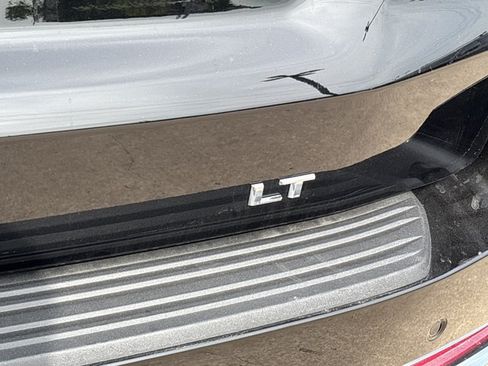 Used 2025 Chevrolet Suburban LT AWD/4WD image 5