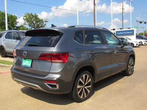 Used 2023 Volkswagen Taos SE image 6