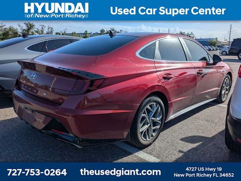 Used 2023 Hyundai Sonata SEL FWD image 2