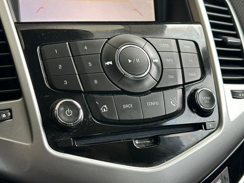 Used 2015 Chevrolet Cruze LT image 18