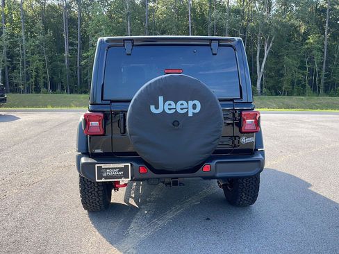 Used 2025 Jeep Wrangler Rubicon AWD/4WD image 8