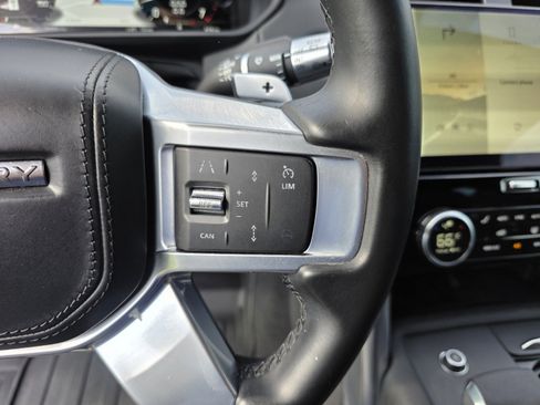 Certified 2022 Land Rover Discovery HSE R-Dynamic AWD/4WD image 19