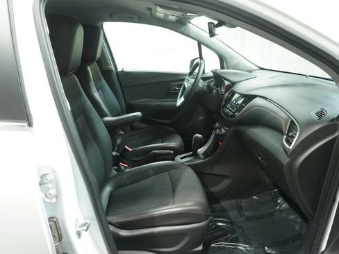 Used 2018 Chevrolet Trax LT w/ Driver Confidence Package FWD image 11