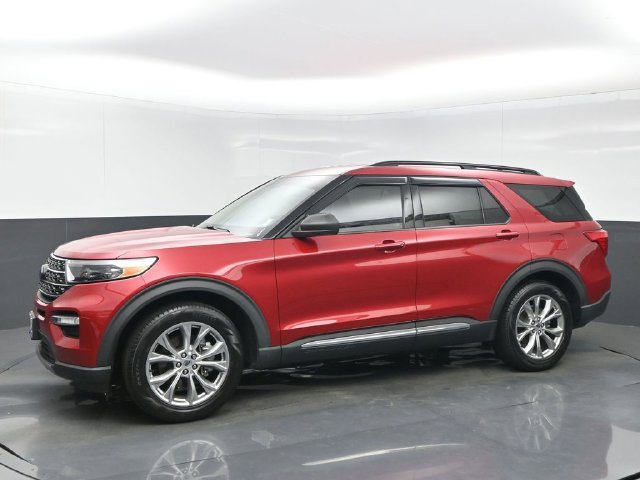 Used 2022 Ford Explorer XLT w/ Equipment Group 202A RWD image 2