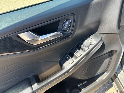 Used 2025 Ford Escape ST-Line FWD image 11