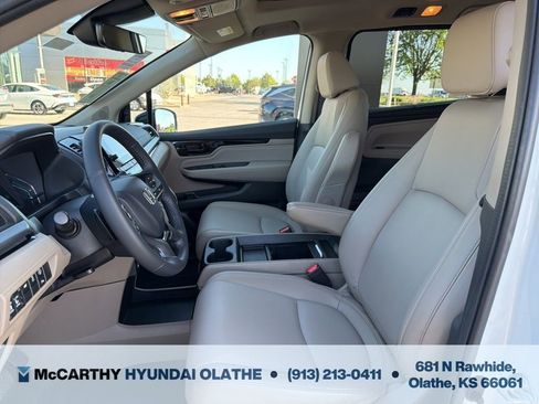 Used 2023 Honda Odyssey Touring image 4