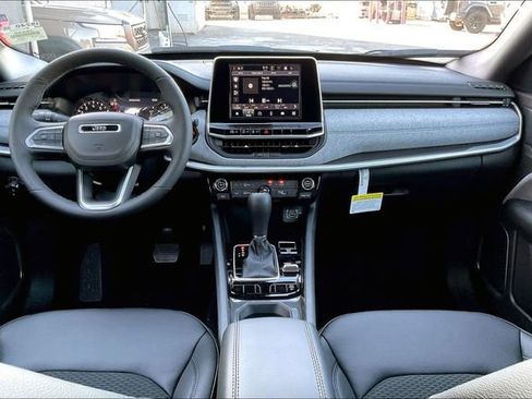 New 2026 Jeep Compass Latitude image 4