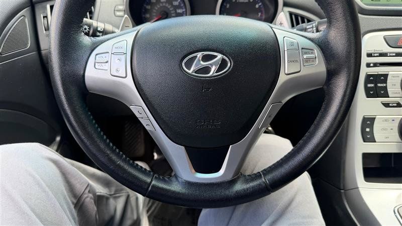 Used 2010 Hyundai Genesis 3.8 RWD image 22