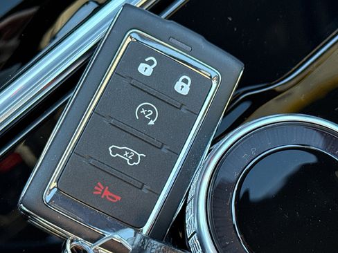 New 2025 Jeep Grand Cherokee L Laredo w/ Luxury Tech Group I image 37