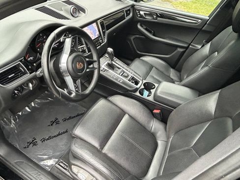 Used 2018 Porsche Macan AWD/4WD image 42