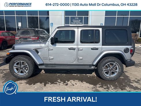 Used 2018 Jeep Wrangler Unlimited Sahara w/ Cold Weather Group image 7