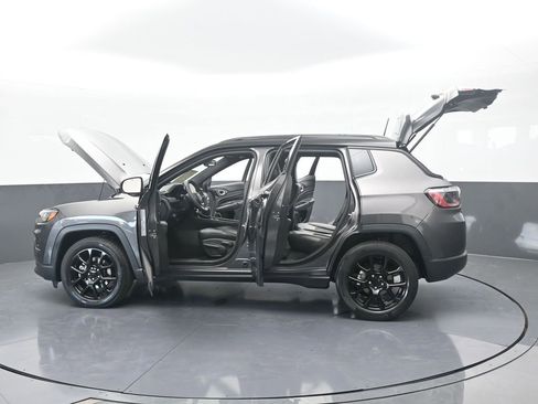 Used 2022 Jeep Compass Altitude image 69
