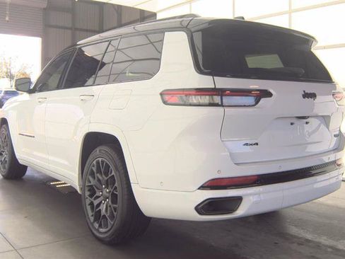 Used 2023 Jeep Grand Cherokee L Summit AWD/4WD image 14