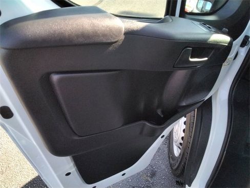 Used 2025 RAM ProMaster 2500 w/ Convenience Group image 28