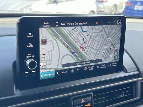 Used 2024 Honda Pilot Touring image 13