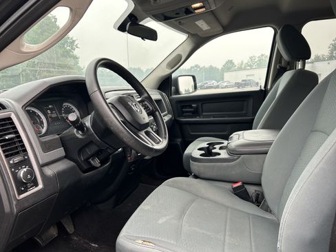 Used 2017 RAM 1500 Express AWD/4WD image 10