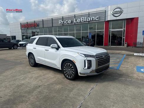 Used 2025 Hyundai Palisade Calligraphy FWD image 1