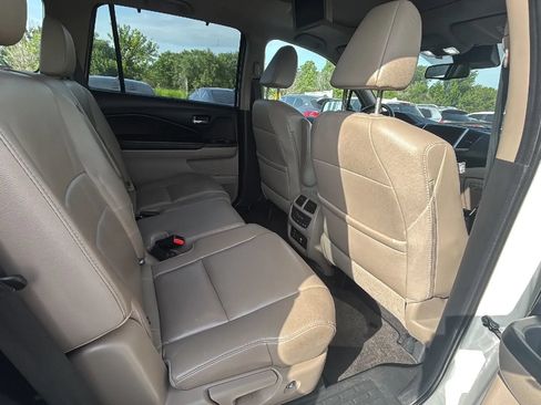 Used 2016 Honda Pilot Touring image 33
