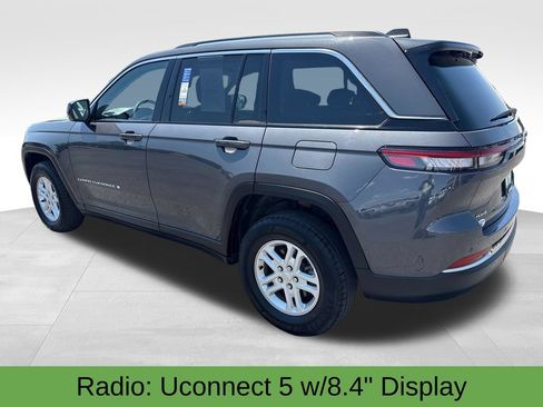 Used 2024 Jeep Grand Cherokee Laredo AWD/4WD image 5