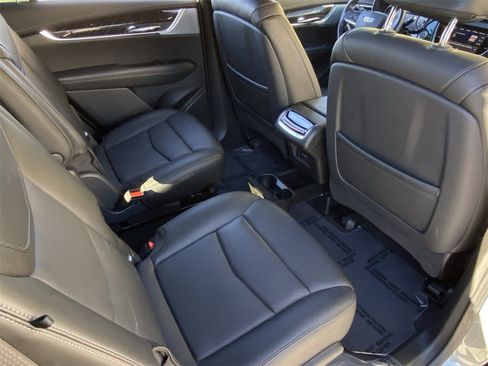 Certified 2025 Cadillac XT6 Premium Luxury image 15