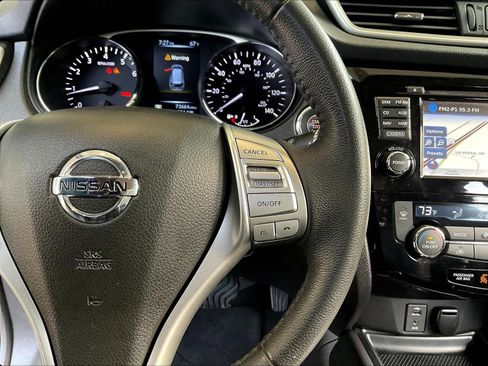 Used 2015 Nissan Rogue SL AWD/4WD image 12