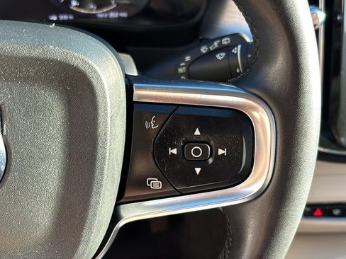Used 2022 Volvo XC40 T5 Momentum w/ Premium Package AWD/4WD image 18