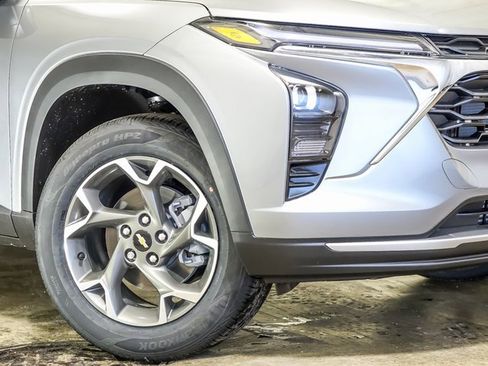 New 2026 Chevrolet Trax LT w/ Driver Confidence Package image 4