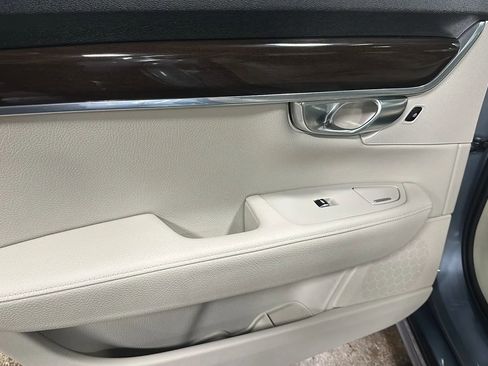 Used 2020 Volvo S90 T6 Momentum image 12