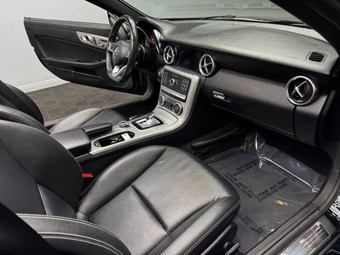 Used 2019 Mercedes-Benz SLC 300 w/ Premium Package image 55
