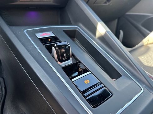 Used 2022 Volkswagen GTI SE image 51