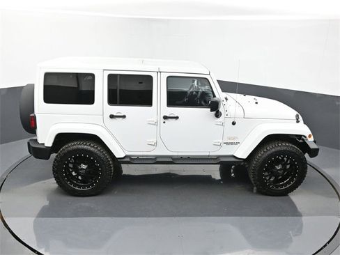 Used 2014 Jeep Wrangler Unlimited Sahara w/ Connectivity Group image 18