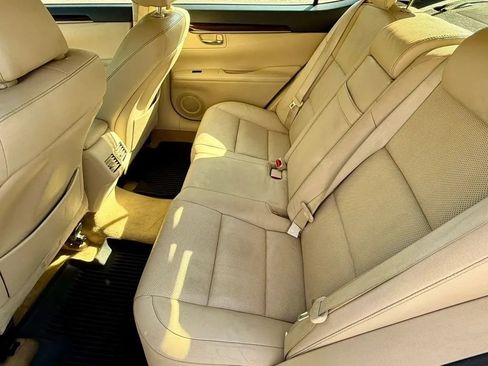 Used 2015 Lexus ES 350 w/ Luxury Package FWD image 14
