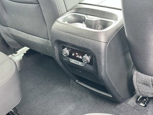 Used 2025 Chevrolet Traverse LT image 11