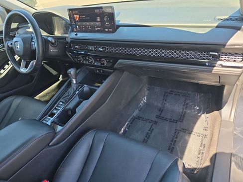 Used 2023 Honda Accord Touring image 11